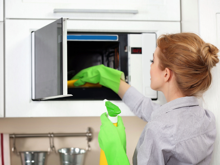 clean-your-microwave