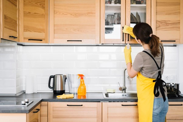 clean kitchen cabinets